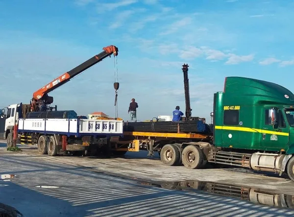 Lắp dựng khung kèo thép tiền chế