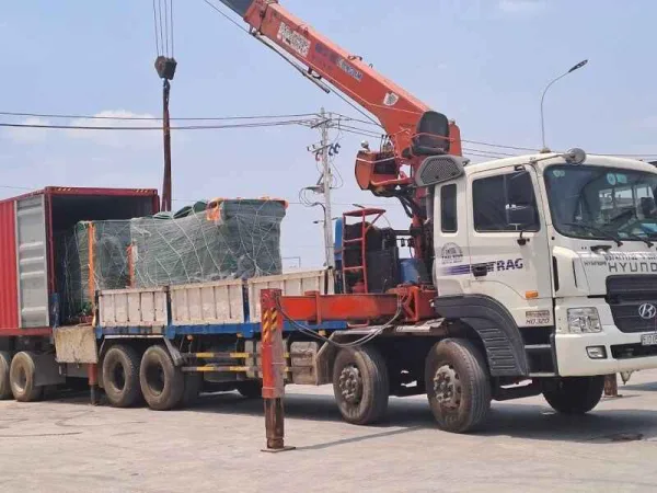 Cẩu bốc xếp cấu kiện bê tông